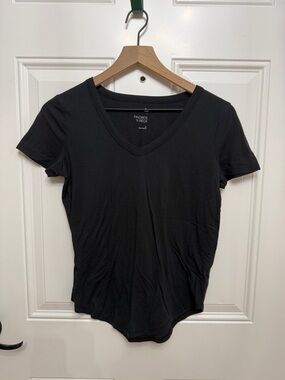SO Black V-Neck Short Sleeve Tee Top